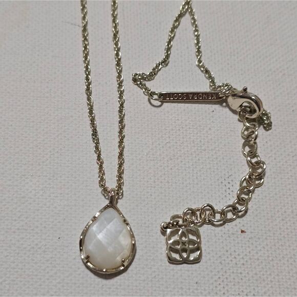 Kendra Scott Kiri Gold and MOP Mother of Pearl‎ Necklace - Picture 4 of 5